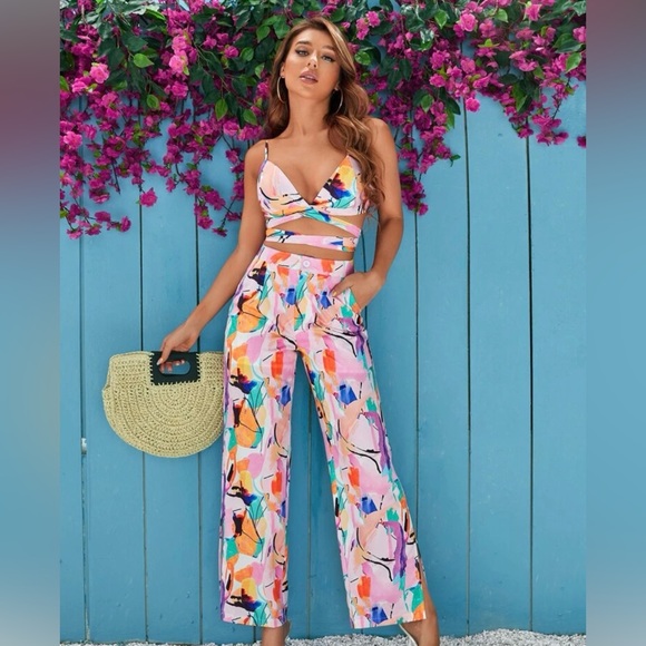 Two piece set 🌸✨ - Picture 2 of 4